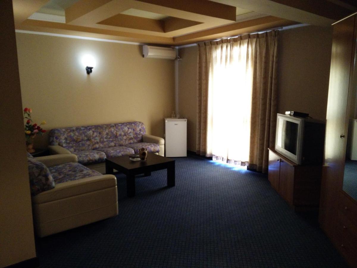 Imperial Hotel Ih إلباسان الغرفة الصورة